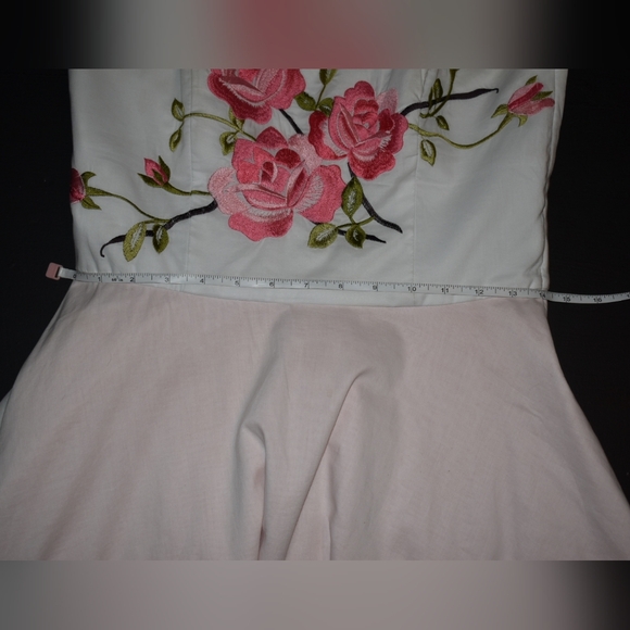 RARE Betsey Johnson Strapless Dress with Pink Floral Embroidery - Picture 4 of 9